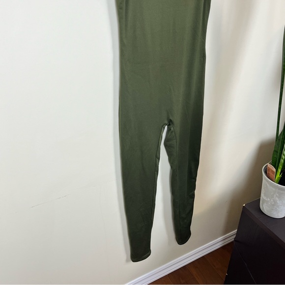 Bumpsuit Maternity The Kate Sleeveless Stretch-woven Unitard In Olive - Small - Picture 10 of 13